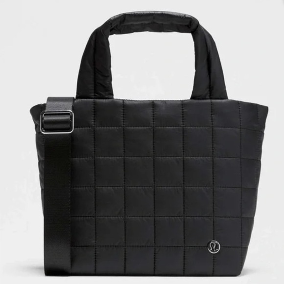 lululemon athletica Handbags - FIRM PRICE NWT LULULEMON QUILTED GRID TOTE BAG 5L